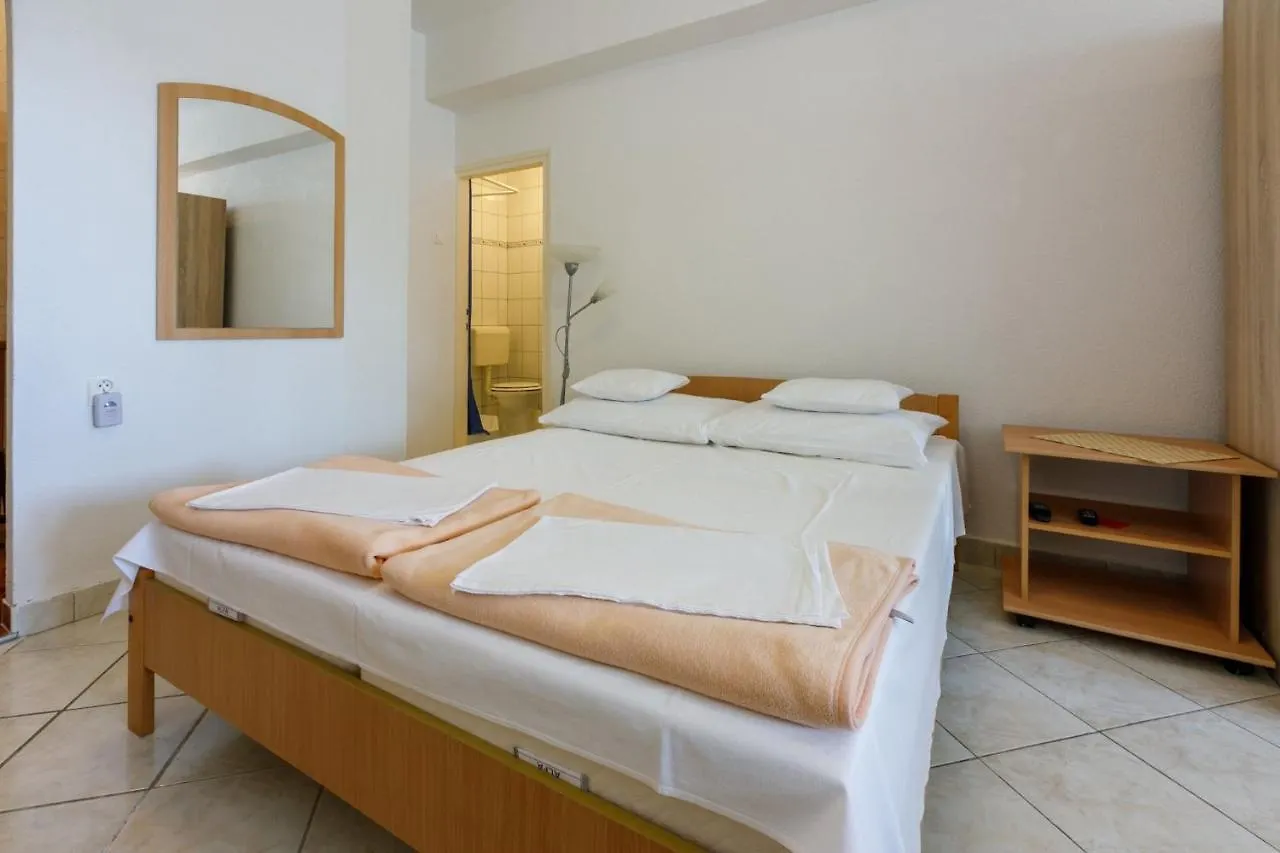 Antak Apartment Dramalj 0*,